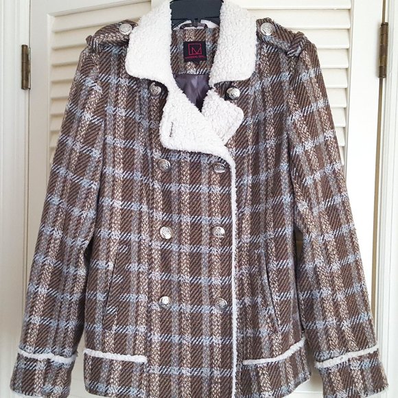 Light-Weight Coat - Picture 3 of 15